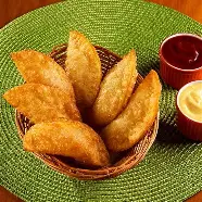 Porção de 10 pastéis